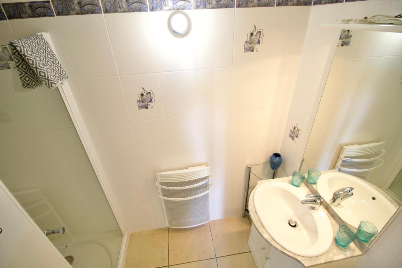 O Trois Oliviers Bed & Breakfast Louin Bagian luar foto