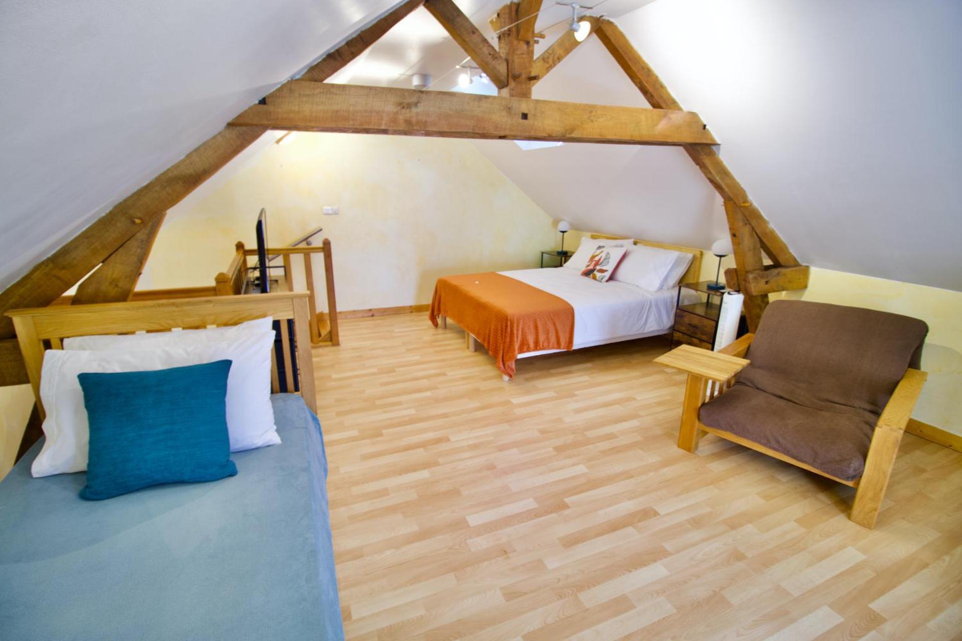 O Trois Oliviers Bed & Breakfast Louin Bagian luar foto